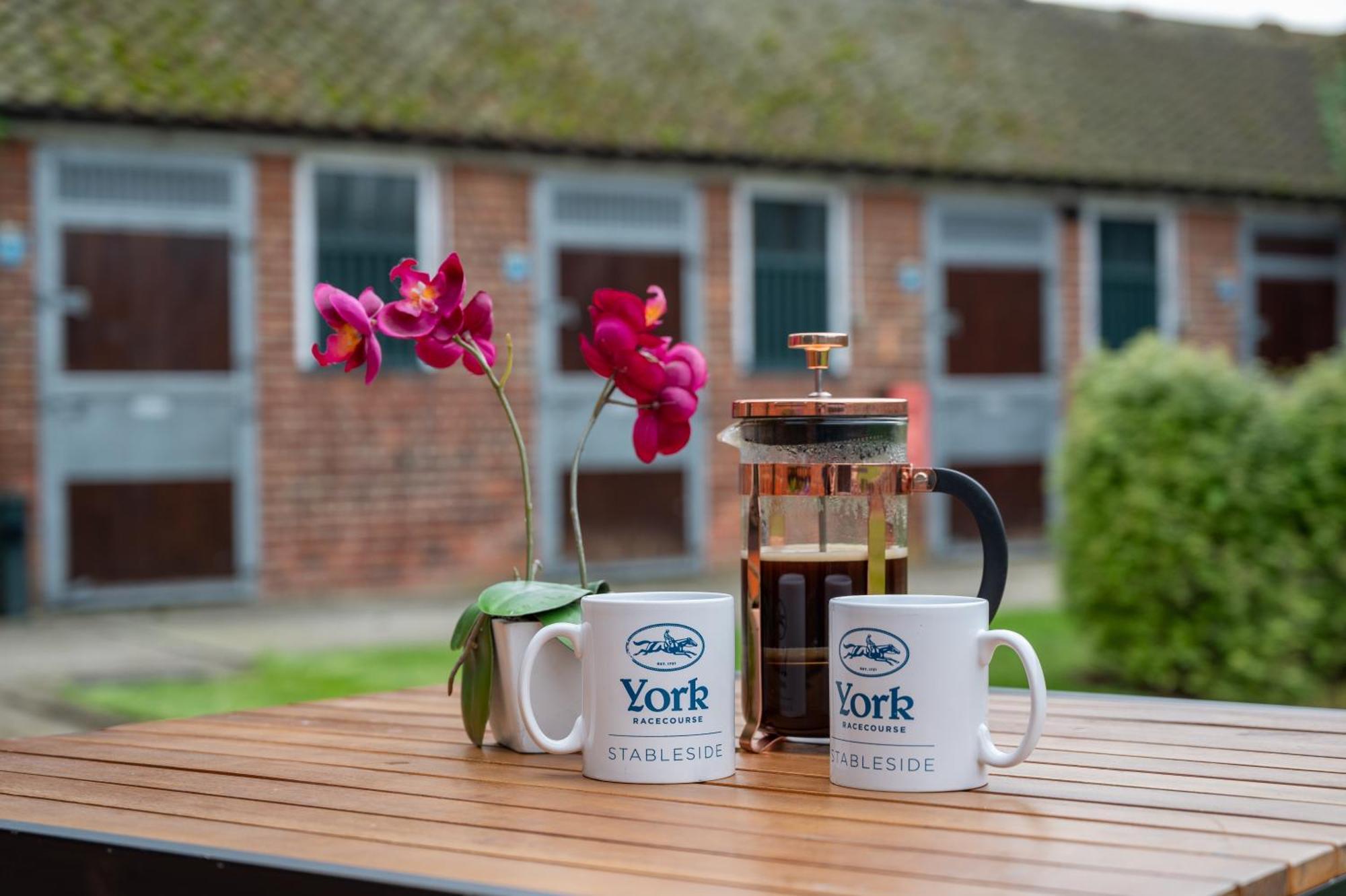 Hotel Stableside At York Racecourse Exterior foto